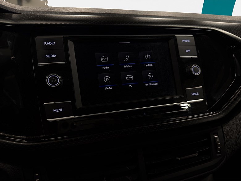 Volkswagen T-Cross 1.0 TSI, NYSERVAD, V-hjul, FR 2,99% 2020, svart – bild 12 av 17, begagnad hos Niber i Järfälla