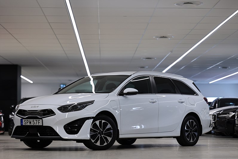 Kia Ceed SW Plug-in 141hk Advance B-kamera Keyless LED