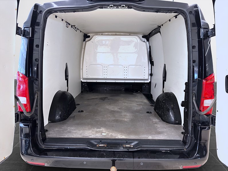 Mercedes-Benz Vito 119 190hk Helg på Moberg! Tempatic B-Kamera Navi Drag PDC