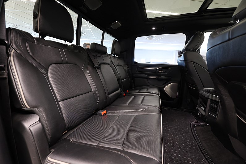 Dodge Ram 5.7 V8 Limited Webasto Rambox Bakflip MOMS