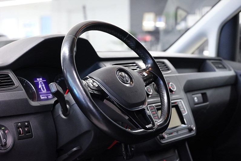 Volkswagen Caddy 2.0 TDI 102hk V-inrett PDC Värmare MOMS