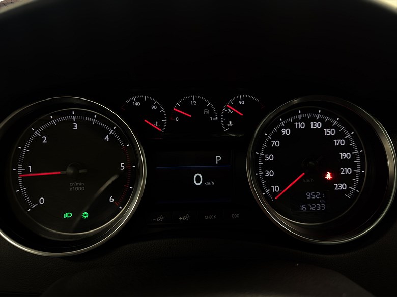 Peugeot 508 RXH 2.0 BlueHDi Aut HUD Pano Navi Kamera 2016, grå – bild 11 av 23, begagnad hos Niber i Järfälla