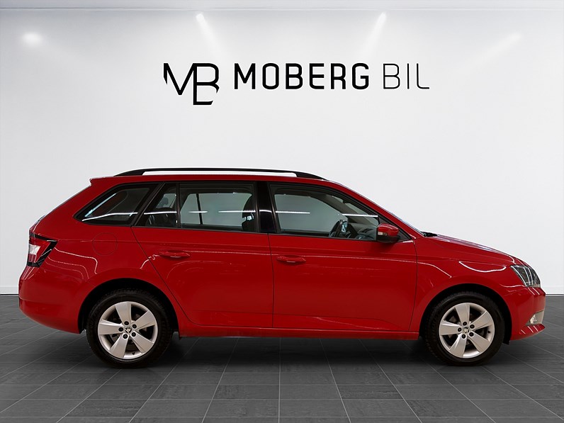 Skoda Fabia Kombi 90hk Style Keyless PDC Årsskatt 360kr