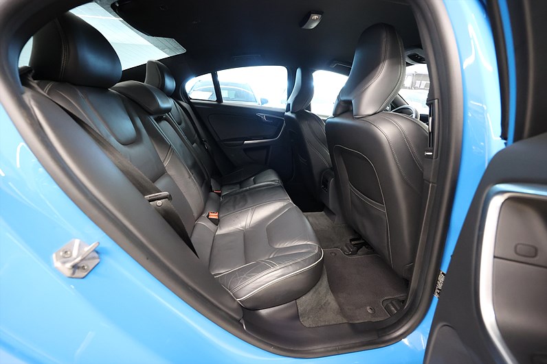 Volvo S60 T6 306hk R-Design Polestar H/K Läder Navi B-Kamera