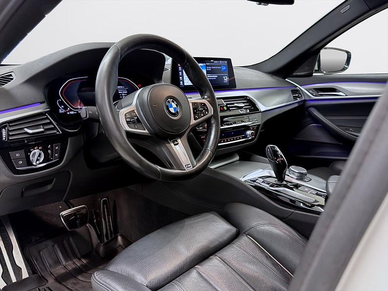 BMW 520d xDrive Sedan 190hk M Sport H/K Drag B-Kamera