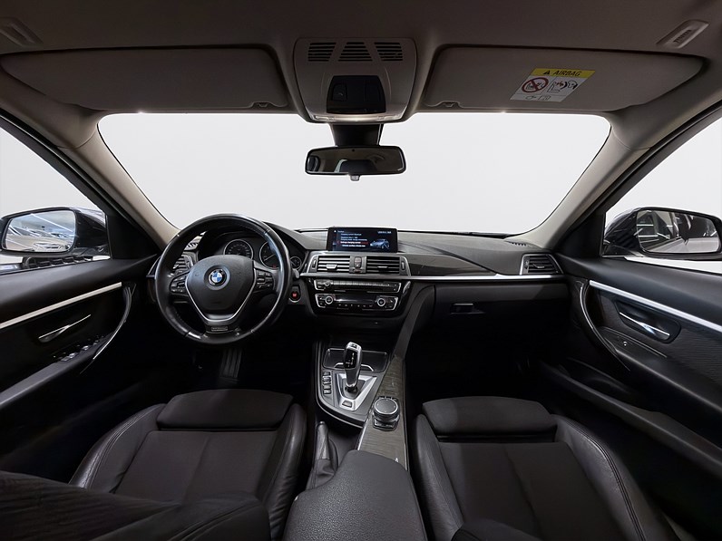 BMW 330e Sedan 252hk Sport Line Navi B-Kamera