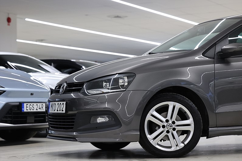 Volkswagen Polo 1.2 TSI 90hk *Hjulkampanj!* Masters R Line PDC Farth