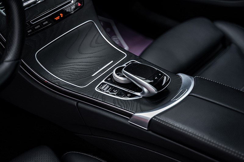 Mercedes-benz C-Klass 2018 - miniatyr 17