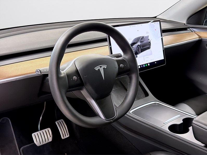 Tesla Model Y Performance 534hk Pano Läder Drag B-Kamera