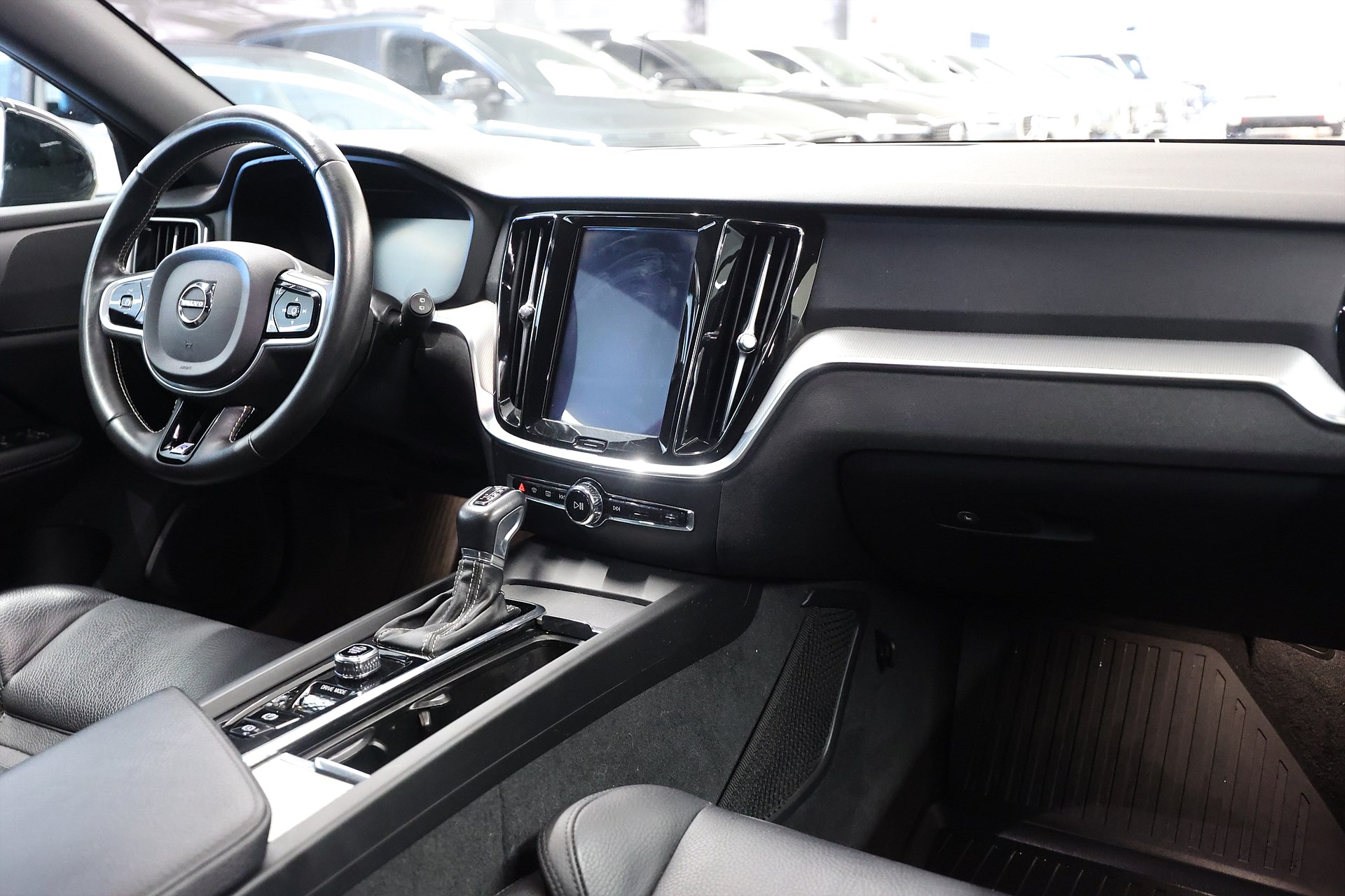 Volvo V60 T5 250hk R-Design Läder Keyless Värmare B-Kamera