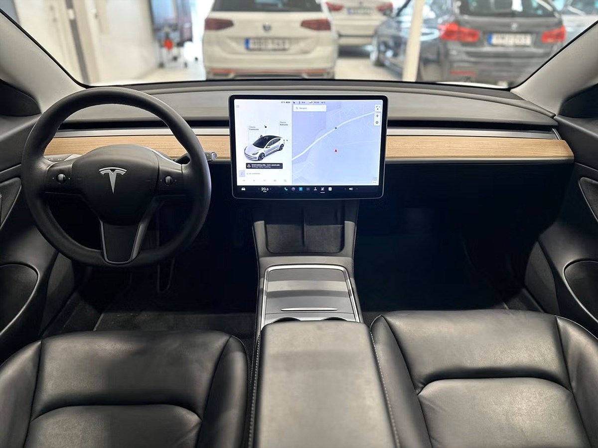 Tesla Model 3 – bild 14