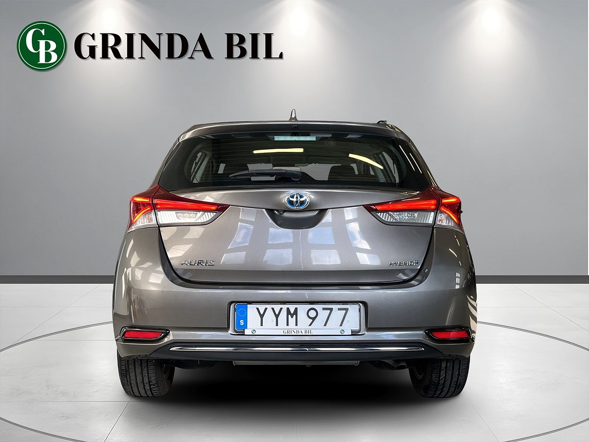 Toyota Auris Hybrid e-CVT, 136hk, 2017