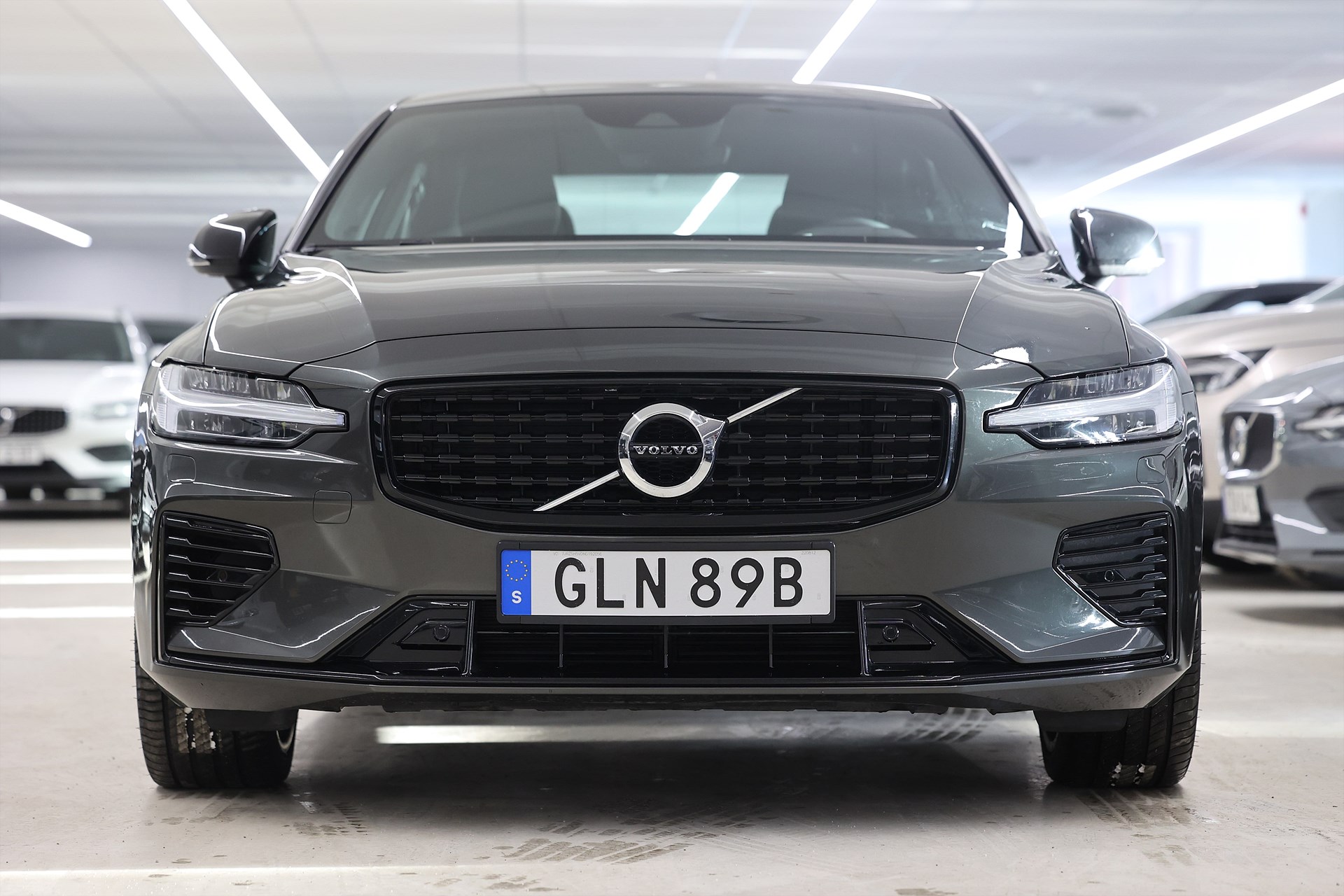 Volvo S60 Recharge T8 AWD 456hk R-Design H/K Drag