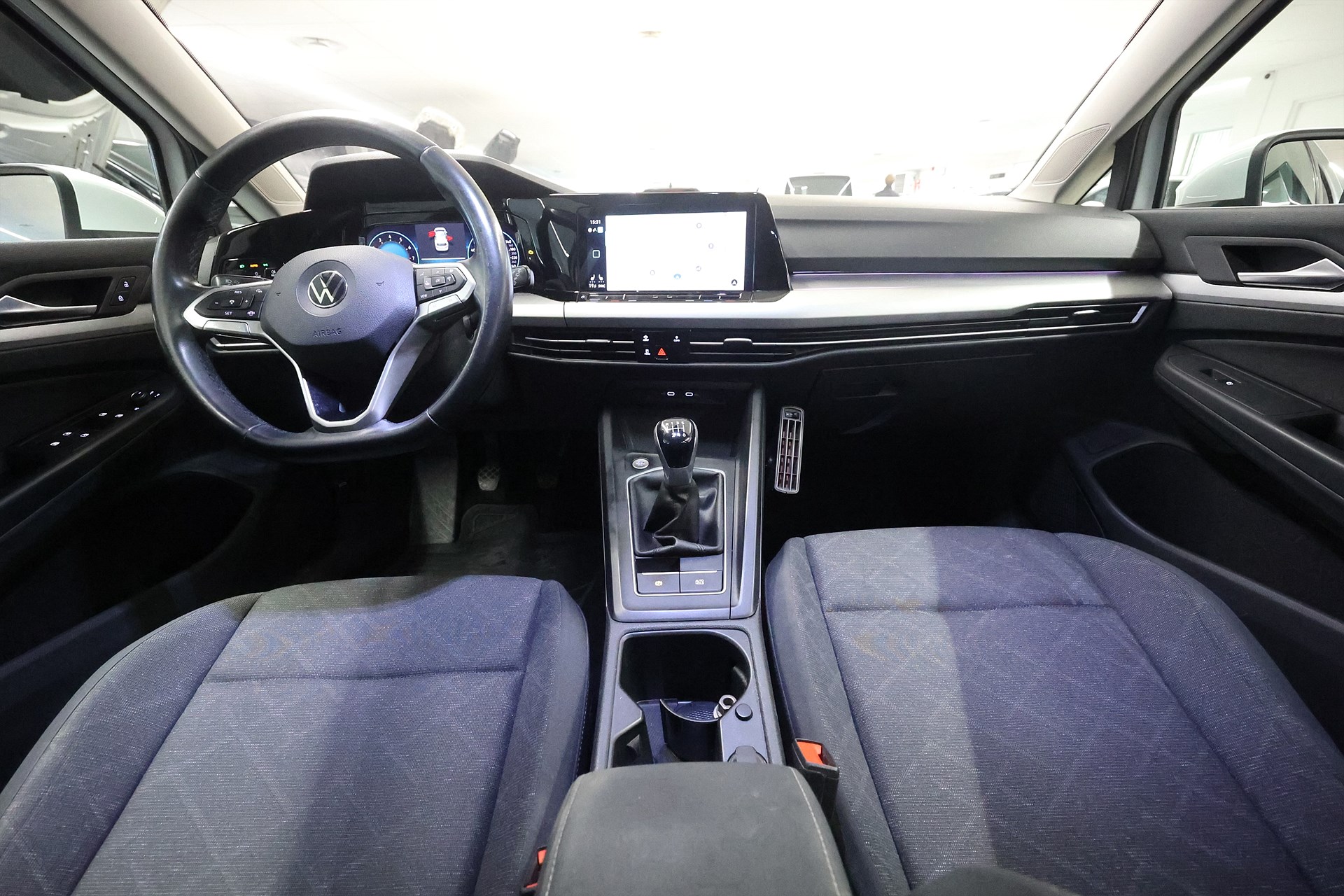 Volkswagen Golf 1.0 TSI 110hk Base Navi CarPlay PDC