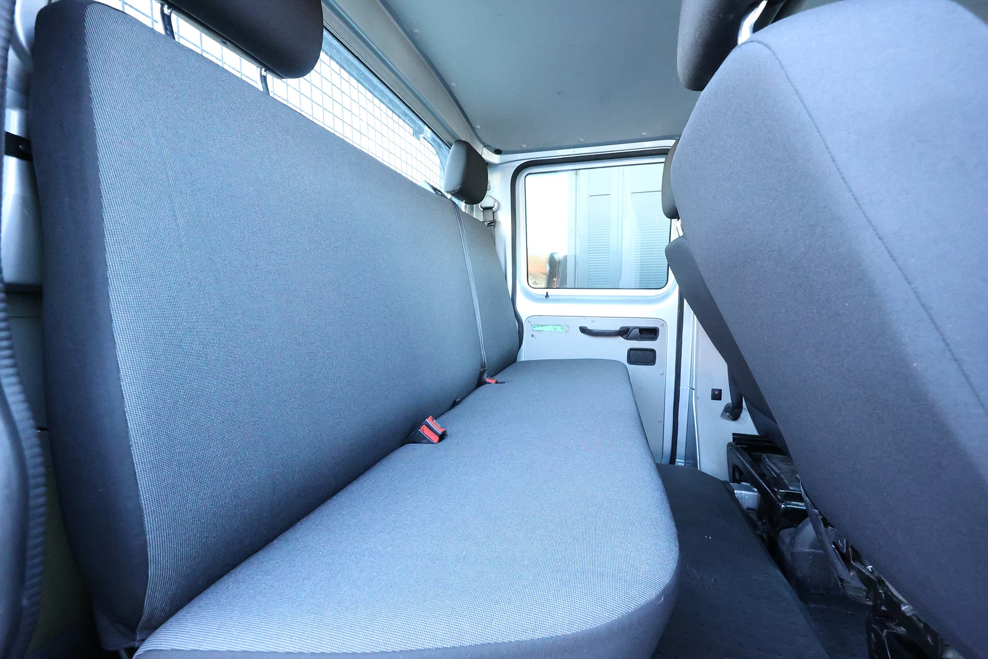 Volkswagen Transporter DH 2.0 TDi 150hk Värmare LED Drag MOMS