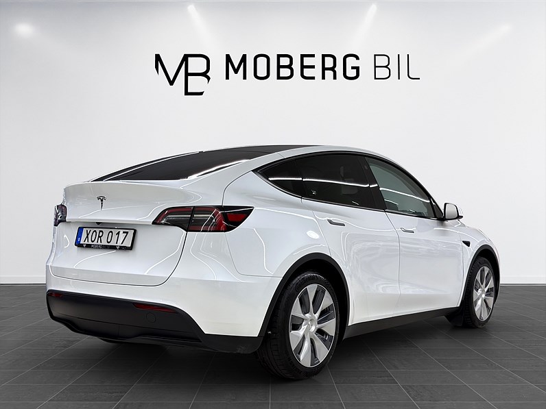 Tesla Model Y Standard Range 299hk Drag Pano Premium B-Kamera
