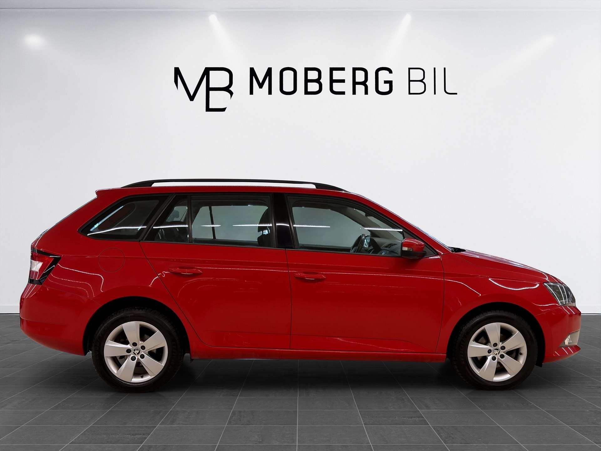 Skoda Fabia Kombi 90hk Style Keyless PDC Årsskatt 360kr