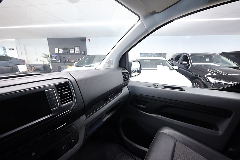 Peugeot Expert 2.0 144hk L3 Värmare Drag B-kamera MOMS