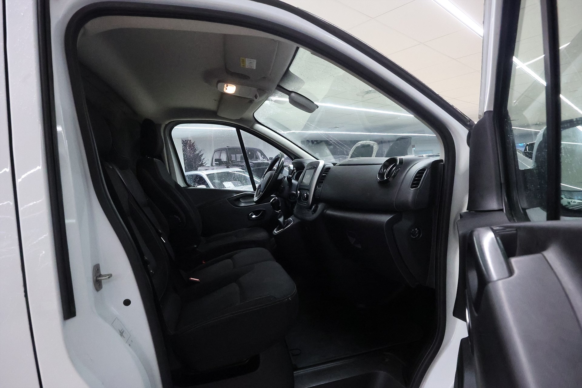 Renault Trafic 2.0 dCi 145hk Nordic Line L2 Värmare LED Navi