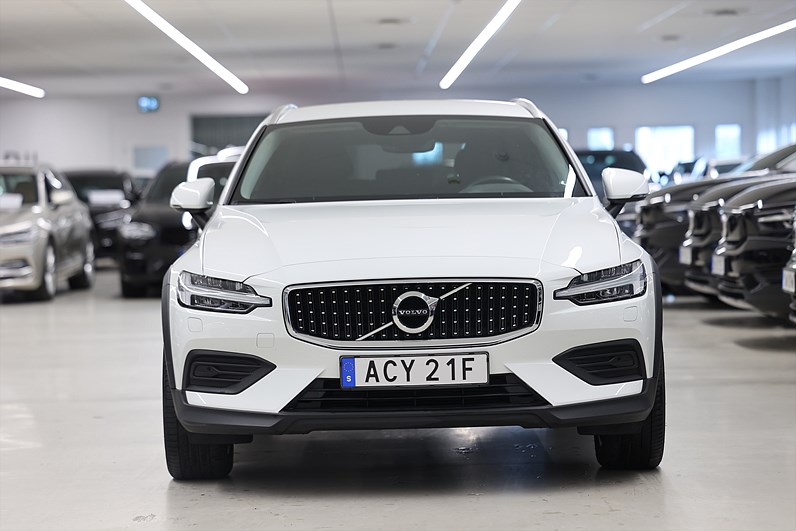 Volvo V60 Cross Country D4 AWD *Hjulkampanj!* Momentum Carplay