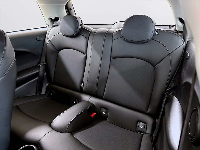 MINI Cooper S 3-dörrars 178hk Läder B-Kamera MOMS