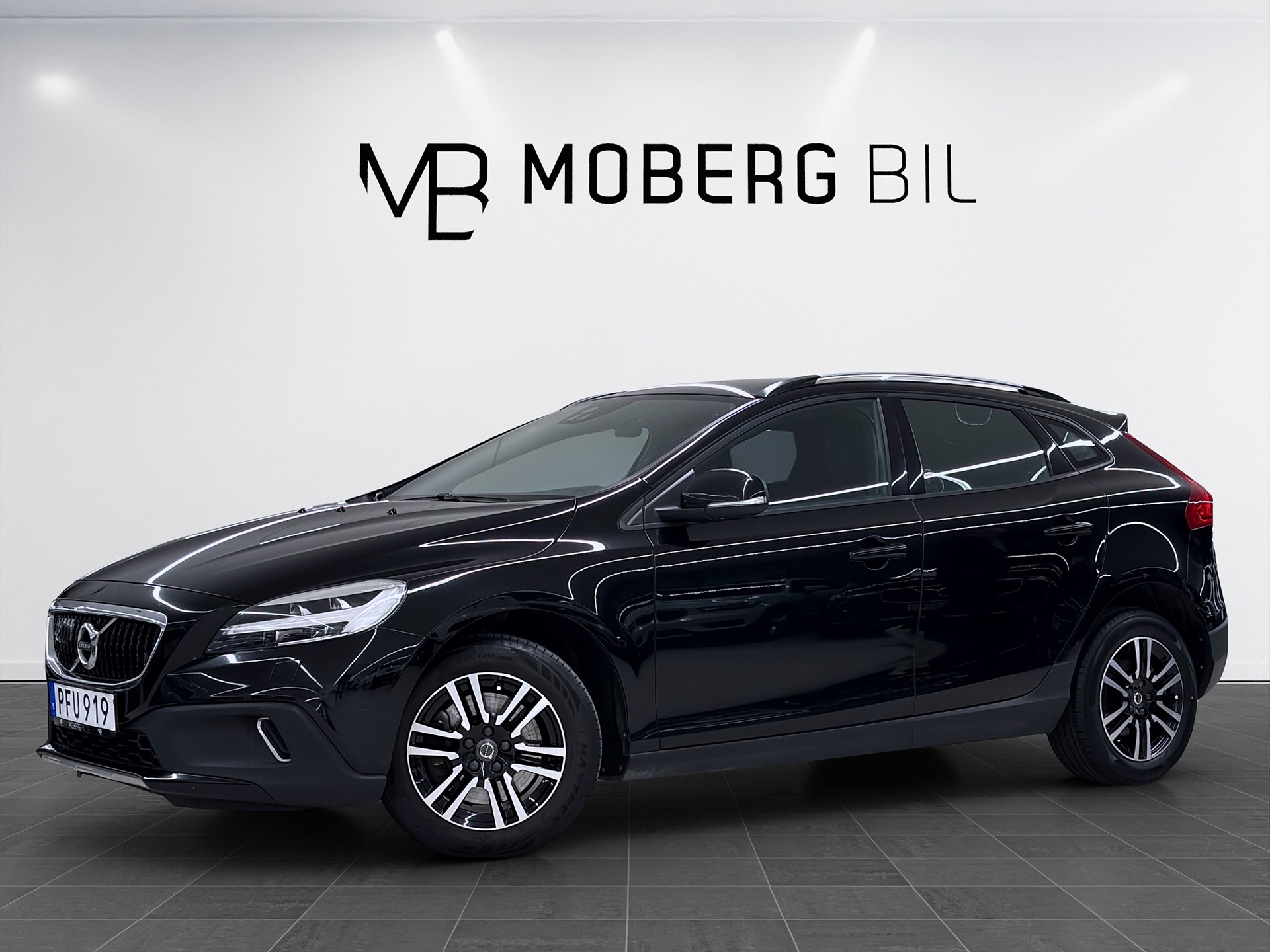 Volvo V40 Cross Country D4 190hk Business Adv Värmare PDC