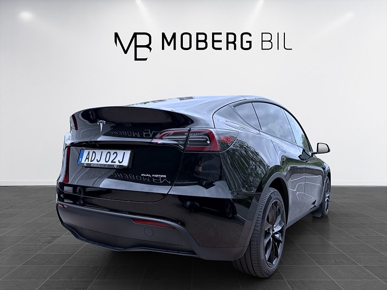 Tesla Model Y Long Range 514hk Pano Navi Drag B-Kamera MOMS