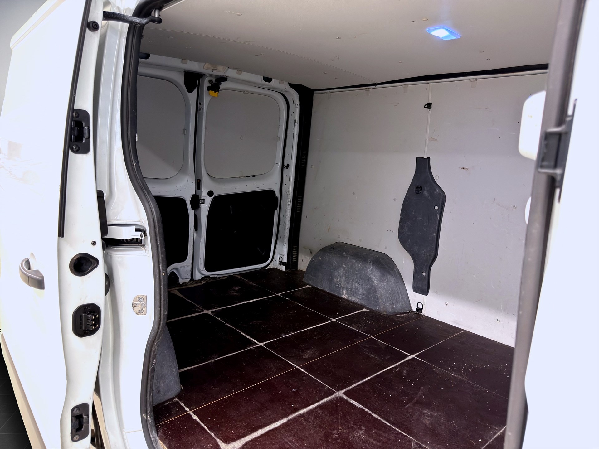 Renault Trafic Skåpbil 125hk L1 Drag Värmare PDC MOMS/VAT