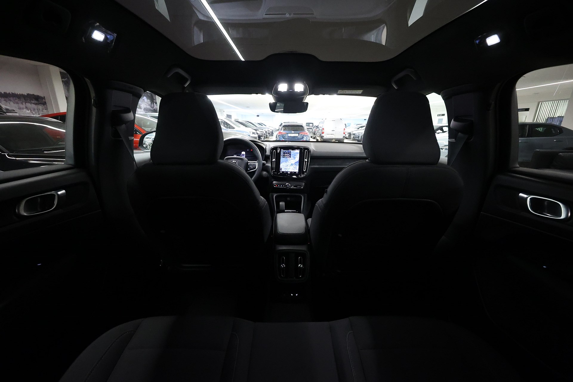 Volvo C40 Recharge Twin motor AWD 408hk Core Pano Drag