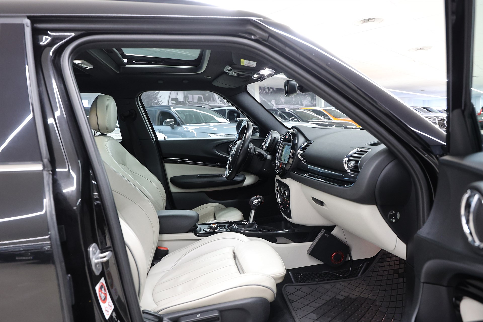 Mini Cooper S ALL4 Clubman 192hk *Hjulkampanj!* Chili Pano JCW Ratt Läder