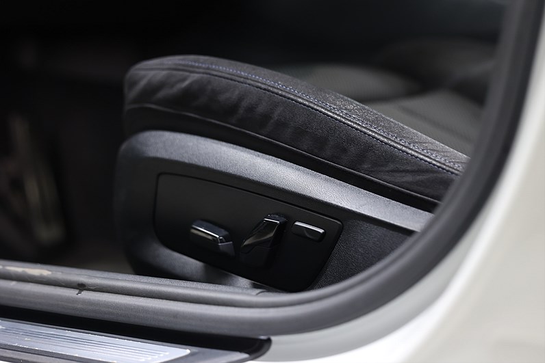 BMW 530i Sedan 252hk M Sport Shadow HiFi Drag