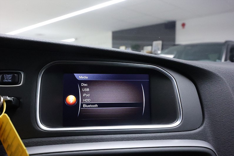 Volvo V40 Cross Country T3 152hk Kinetic Värmare LED Navi