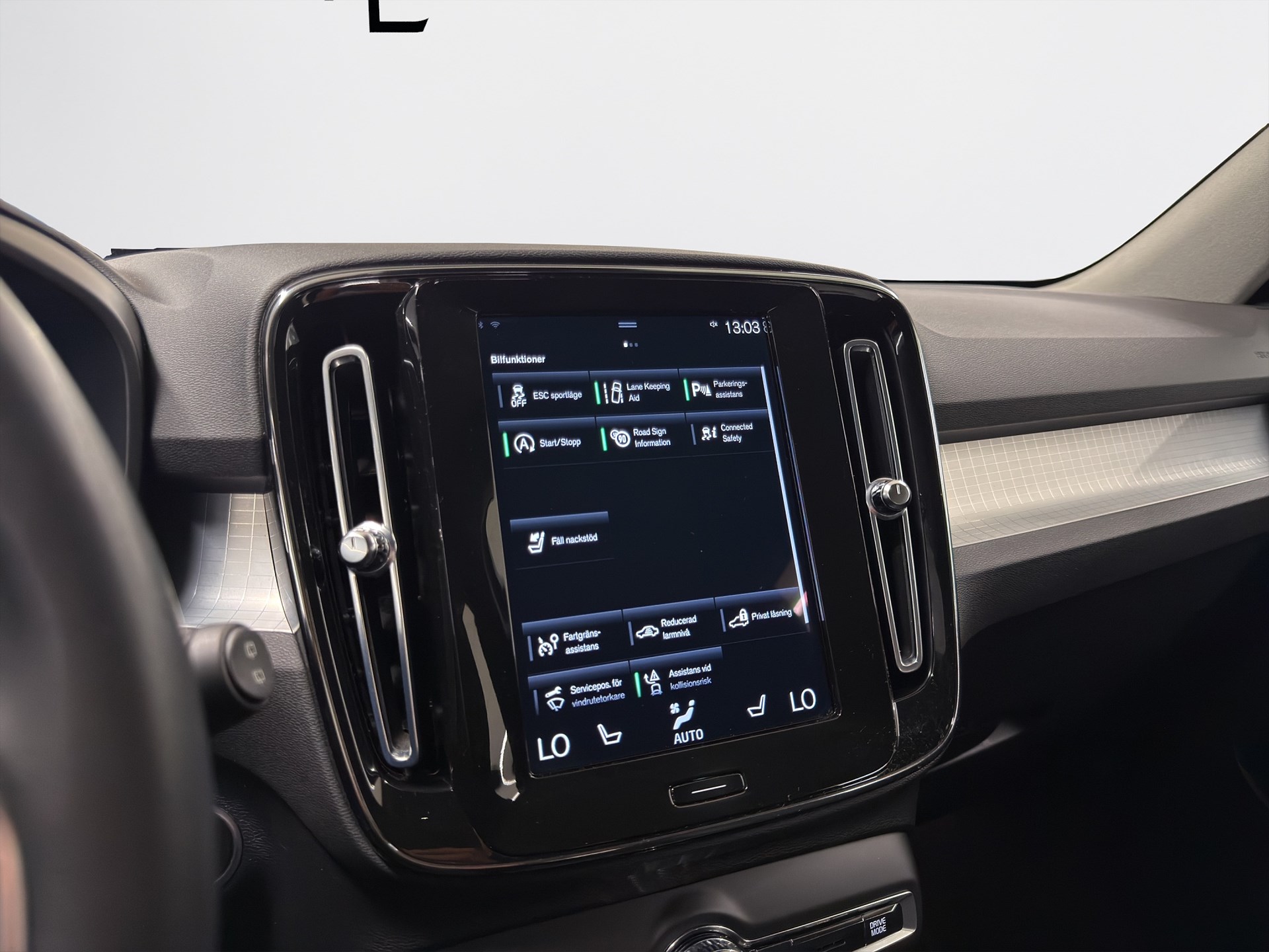 T2 Manuell 129hk Momentum PDC CarPlay