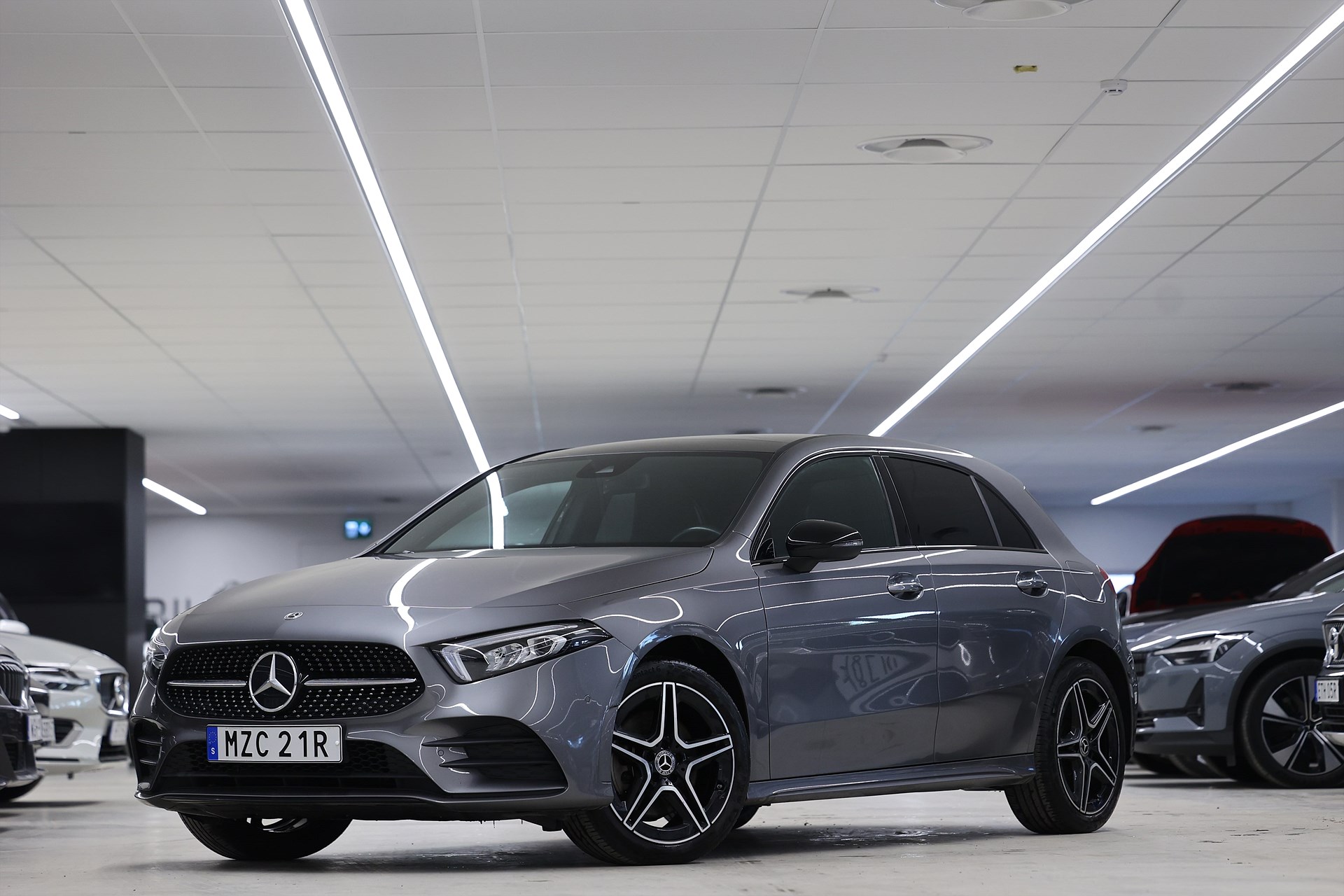 Mercedes-Benz A 250 e 218hk AMG Line Pano Värmare Keyless