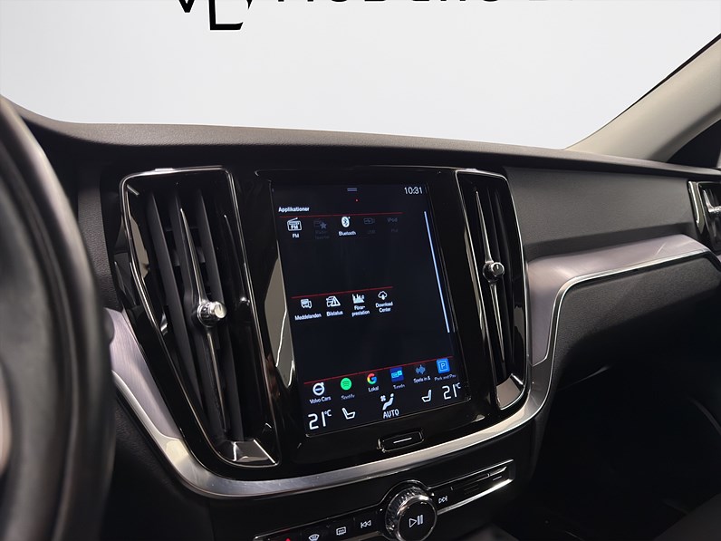 Volvo V60 D3 AWD 150hk Momentum Drag Navi CarPlay PDC