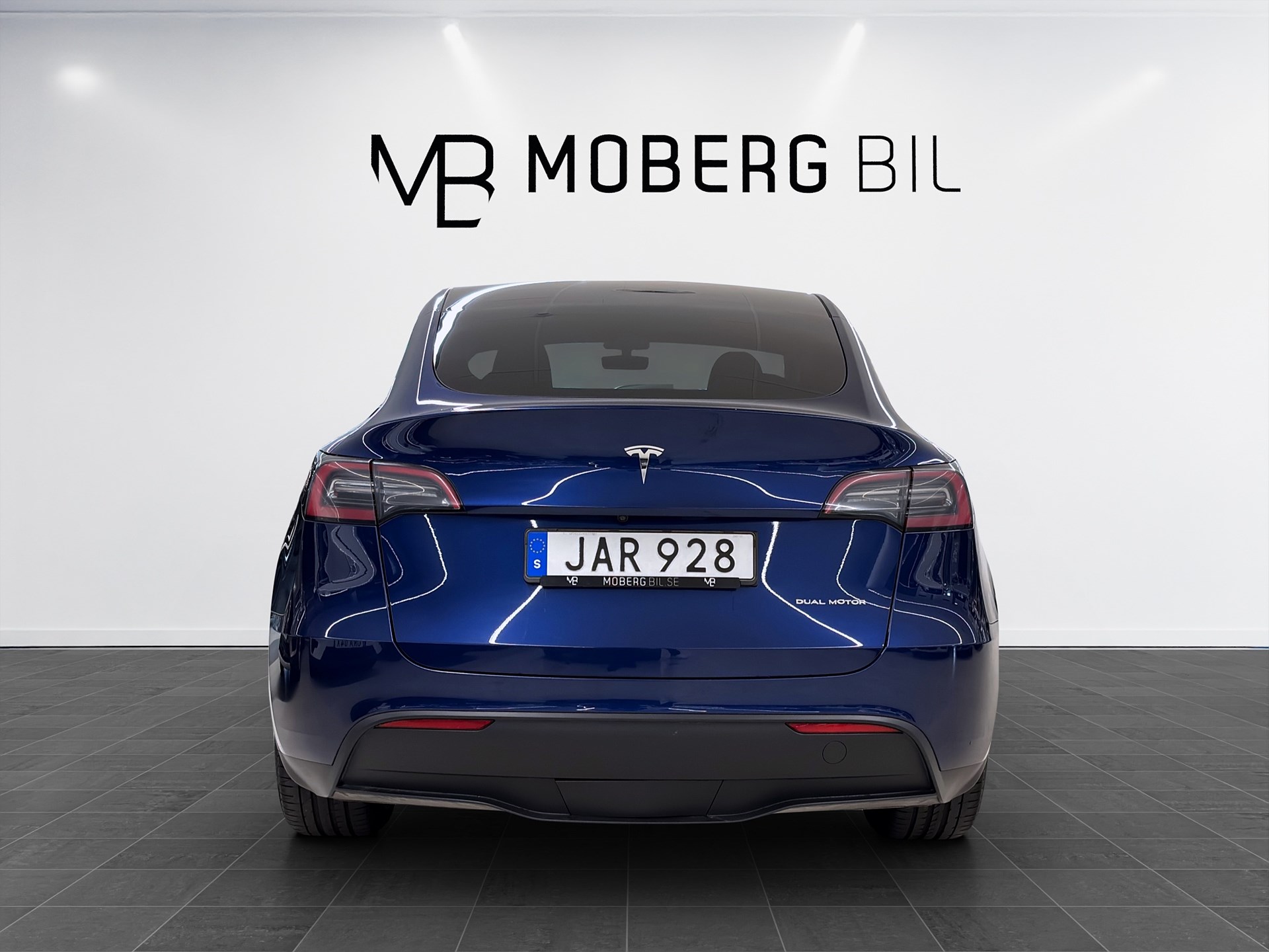 Tesla Model Y Long Range AWD 514hk Pano Drag Läder Navi