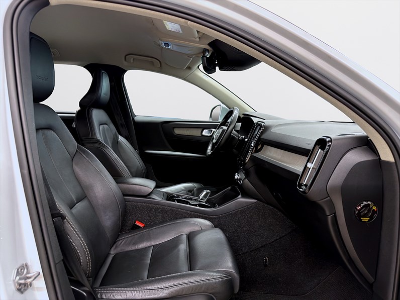 Volvo XC40 D3 150hk Inscription Navi Keyless Värmare B-Kamera