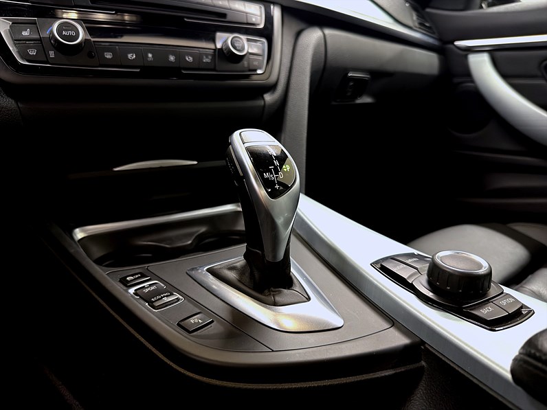 BMW 435i xDrive Coupé 306hk Helg på Moberg! M Sport Shadow Line Skinn