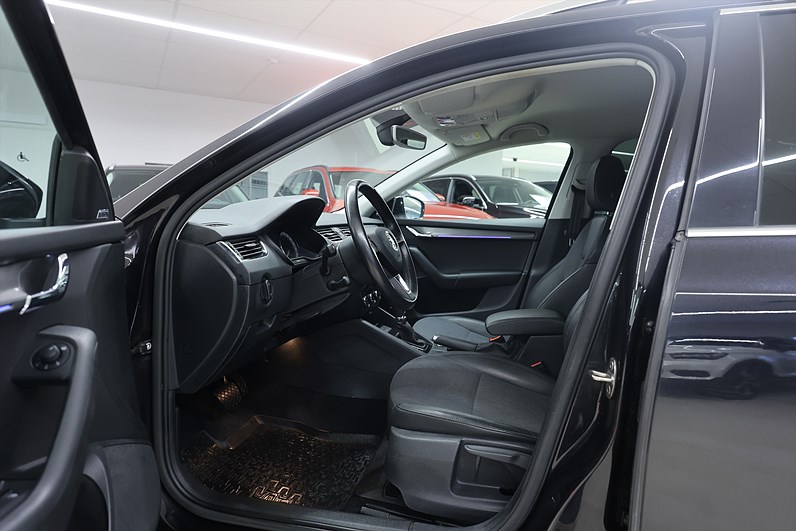 Skoda Octavia Kombi 1.0 TSI 115hk Style Canton Navi