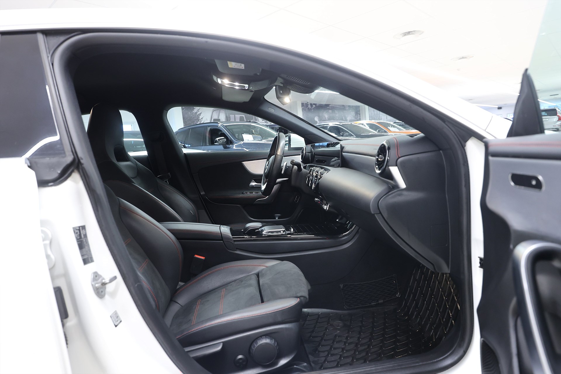 Mercedes-Benz CLA 200 SB 163hk AMG Drag Navi