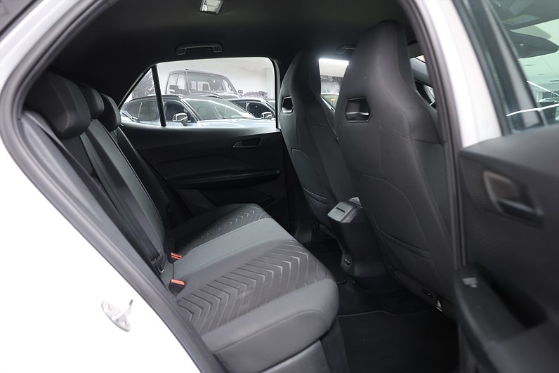 Cupra Born 204hk *Hjulkampanj!* Värmare B-kamera Navi Farth