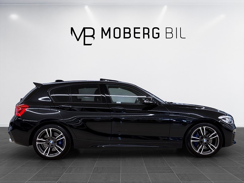 BMW M135i xDrive 5-dörrars 326hk M sport H/K Navi B-Kamera PDC