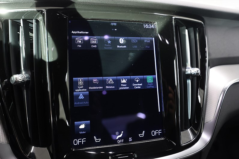 Volvo S60 Recharge T8 AWD 456hk R-Design H/K Drag