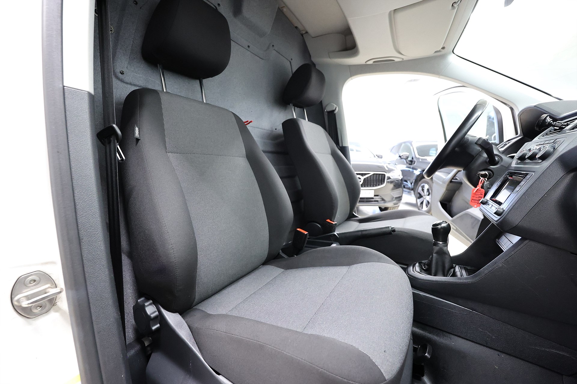 Volkswagen Caddy 2.0 TDI 102hk Drag V-inrett PDC Värmare MOMS