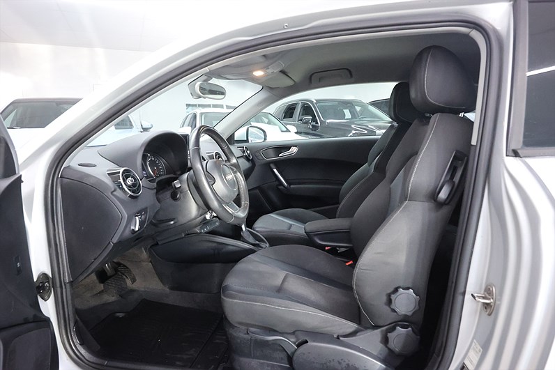 Audi A1 1.6 TDI 90hk Ambition LED Bluetooth