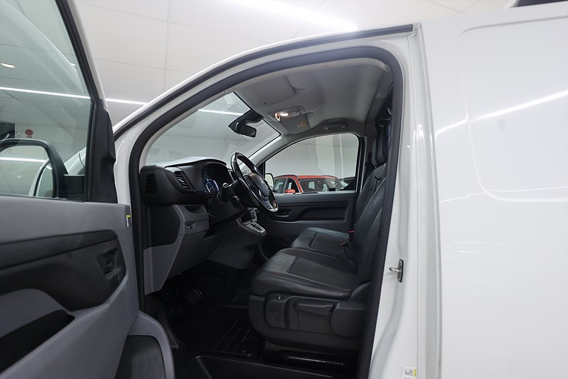 Peugeot e-Expert 75 136hk V-inrett B-kamera 3-Sits