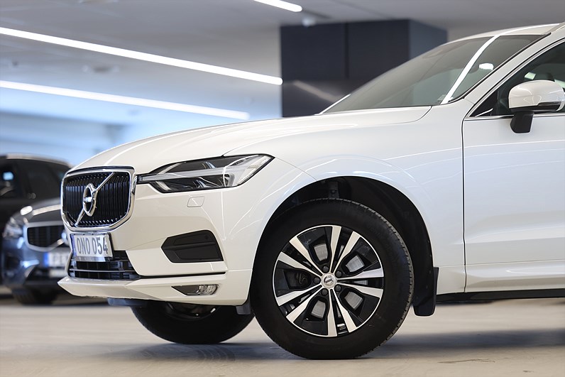 Volvo XC60 T5 250hk Momentum Keyless Läder Navi Värmare B-Kamera