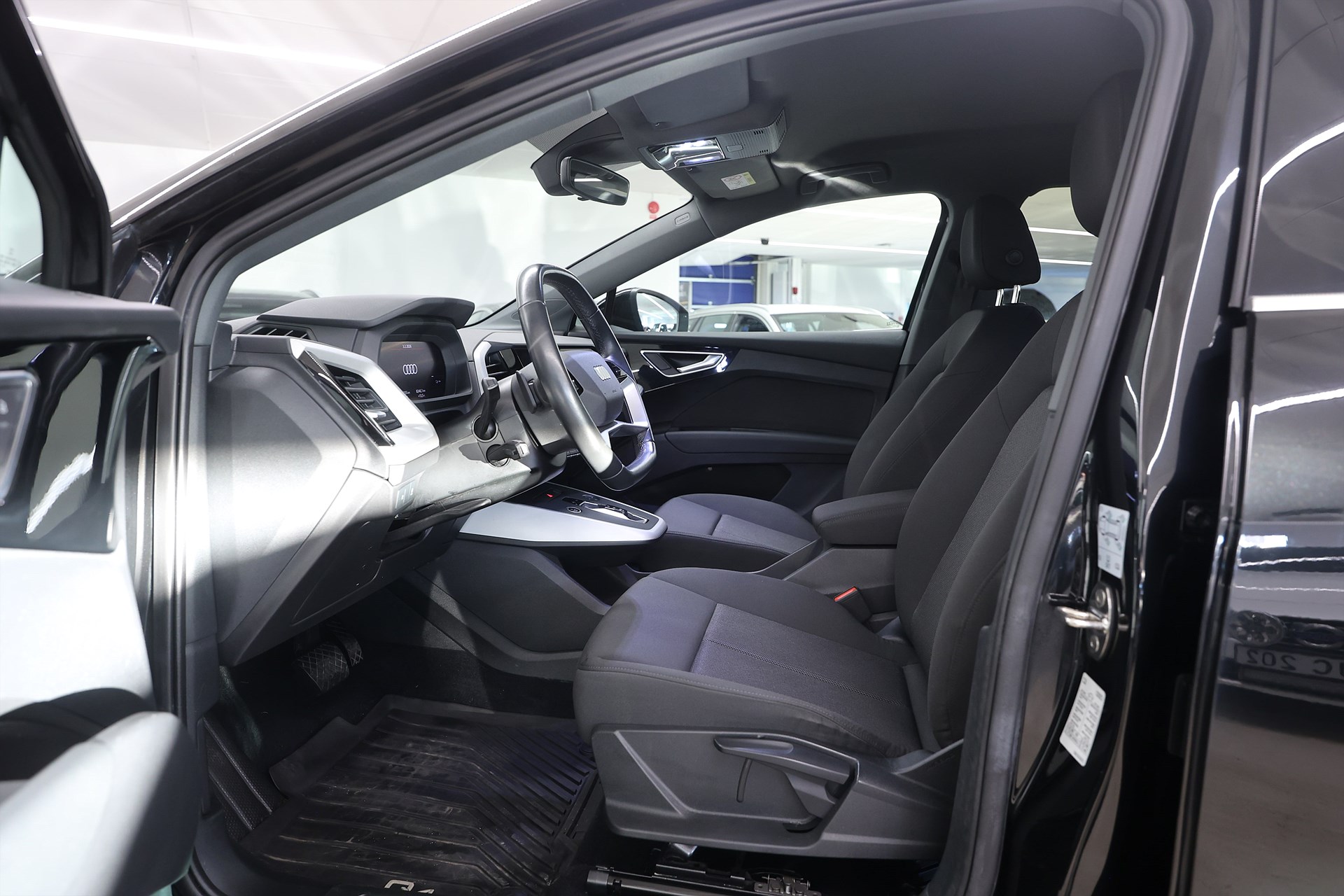 Audi Q4 40 e-tron 204hk Proline Keyless PDC Värmare Carplay MOMS