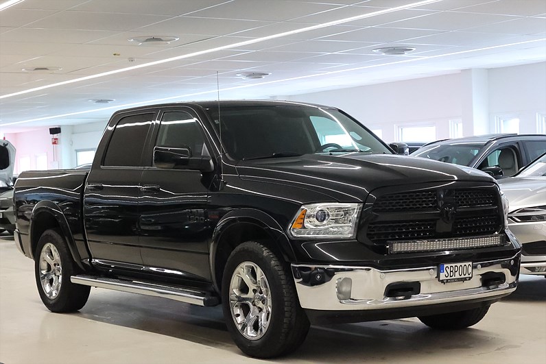RAM 1500 Crew Cab 5.7 V8 4x4 395hk Laramie Alpine Läder Drag