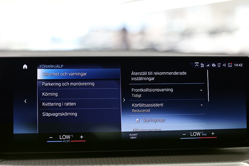 BMW 330e xDrive Touring M Sport Individual Shadow Line Drag Carplay
